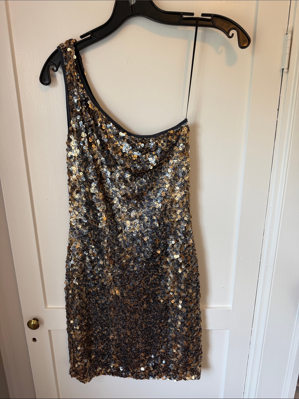 Eight Sixty One-Shoulder Gold and Black Sequin Dress